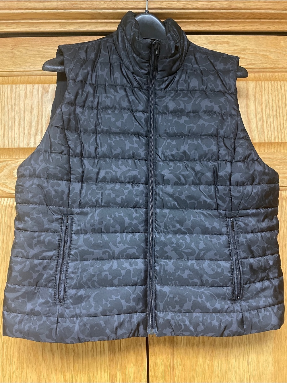 LOFT Women's Quilted Puffer Vest - Size XL